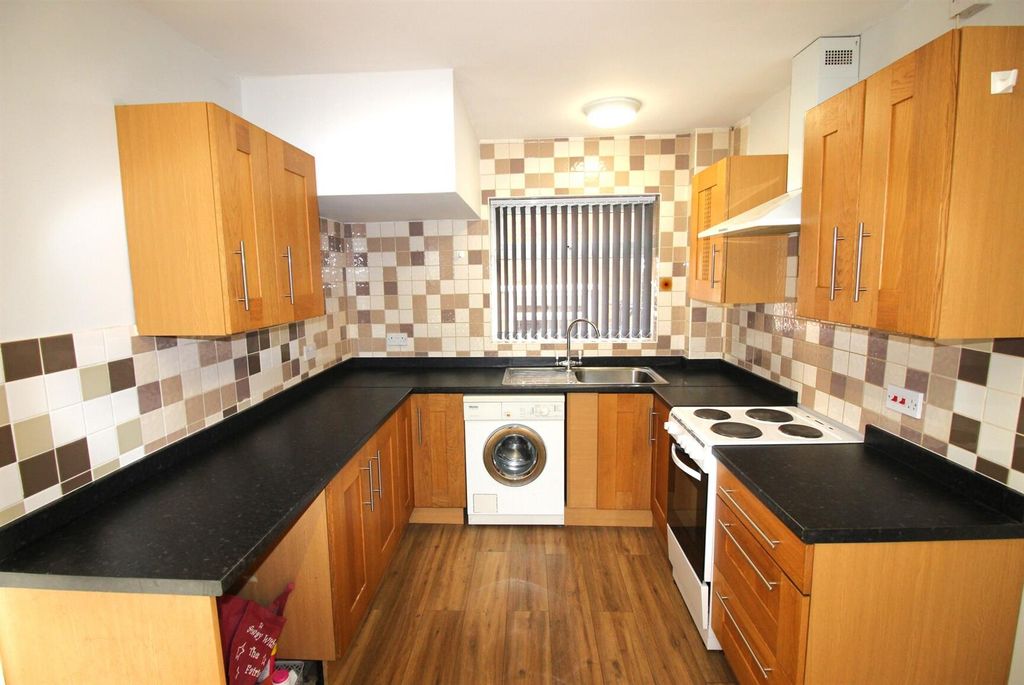 Property photo 3 of 13 3 - .Jpg