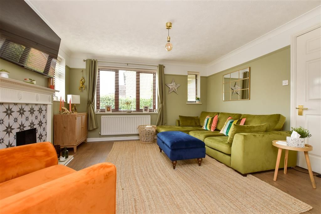 Property photo 2 of 14 Lounge