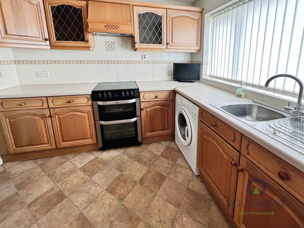 Property photo 2 of 16 Kitchen