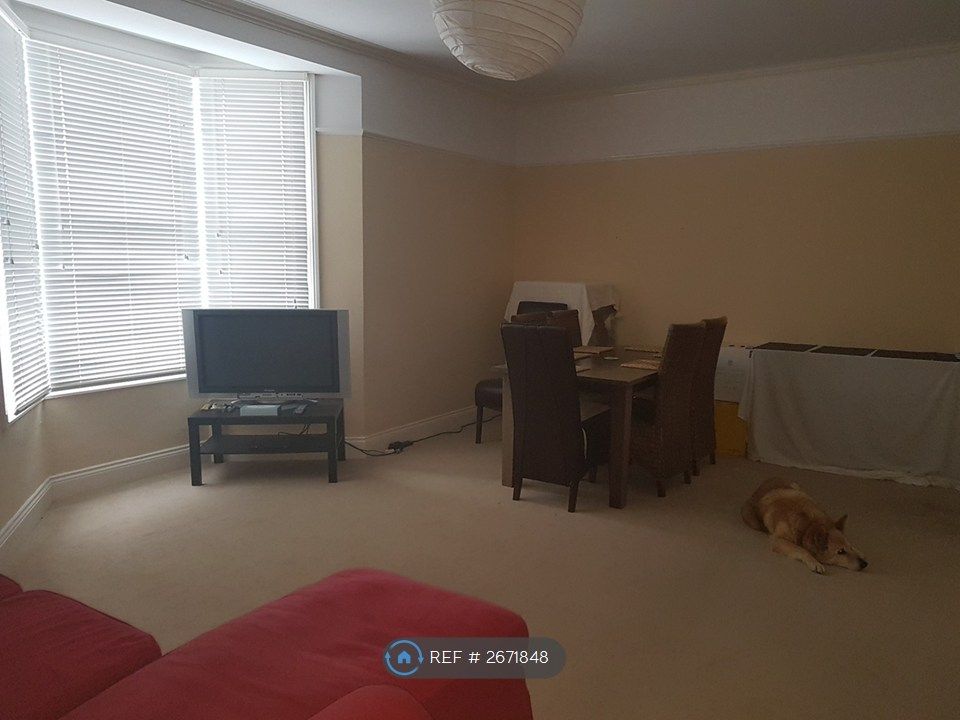 Property photo 2 of 17 Lounge