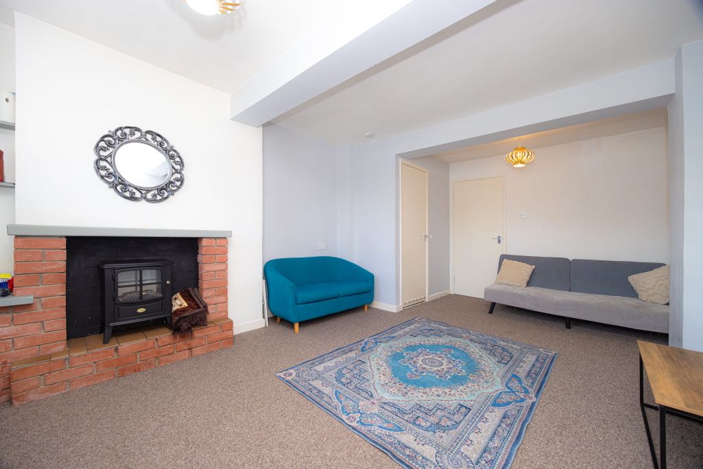 Property photo 2 of 22