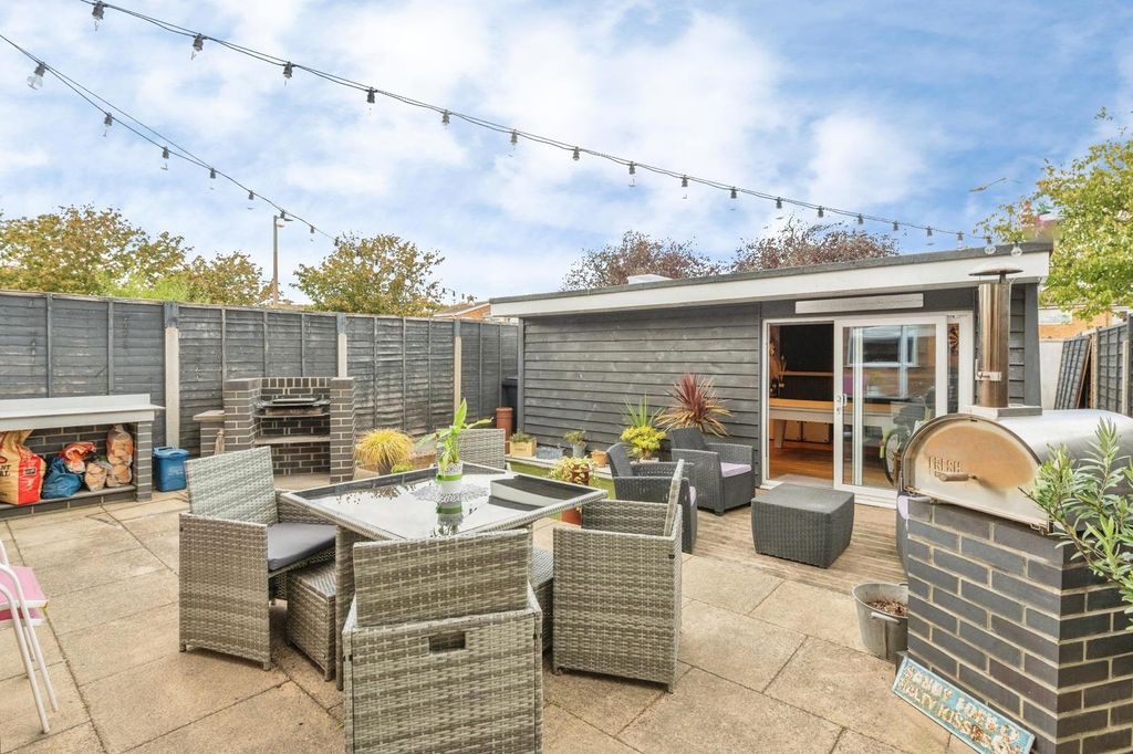 Property photo 2 of 18 Pbox-Img.Jpg