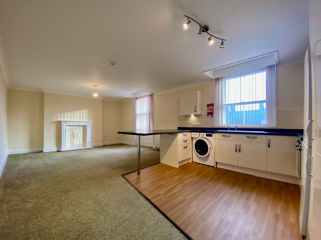 Property photo 2 of 7 Living Area