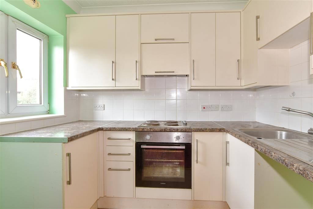 Property photo 1 of 7 Kitchen