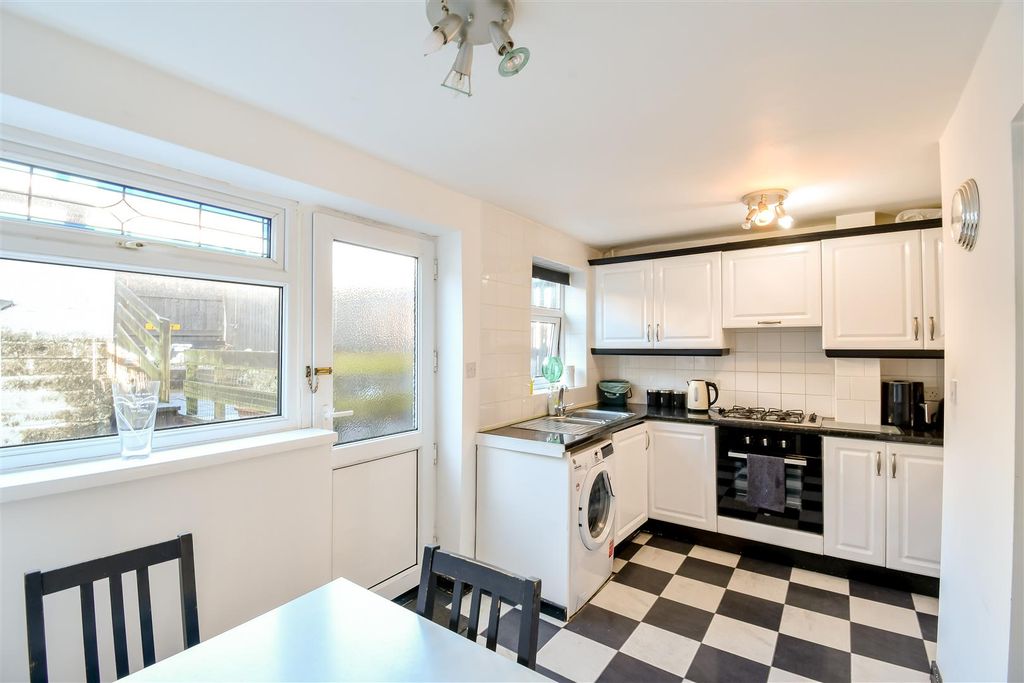 Property photo 3 of 19 Kitchen/Dining