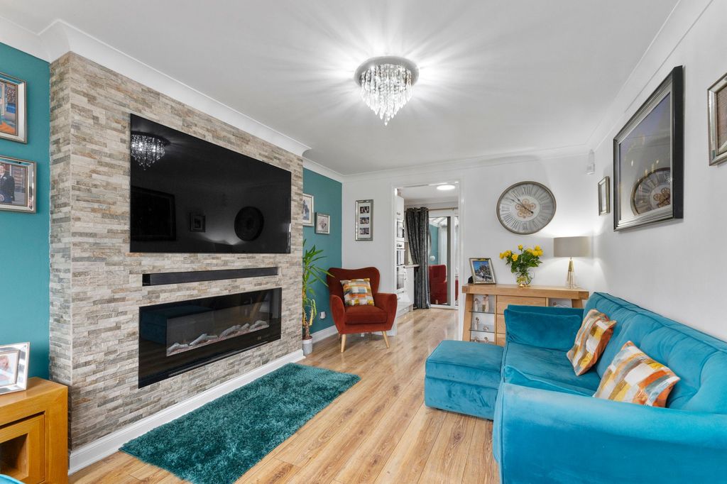 Property photo 2 of 22