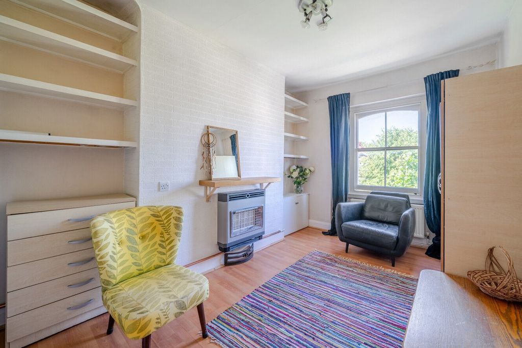 Property photo 2 of 7 Picture No. 13