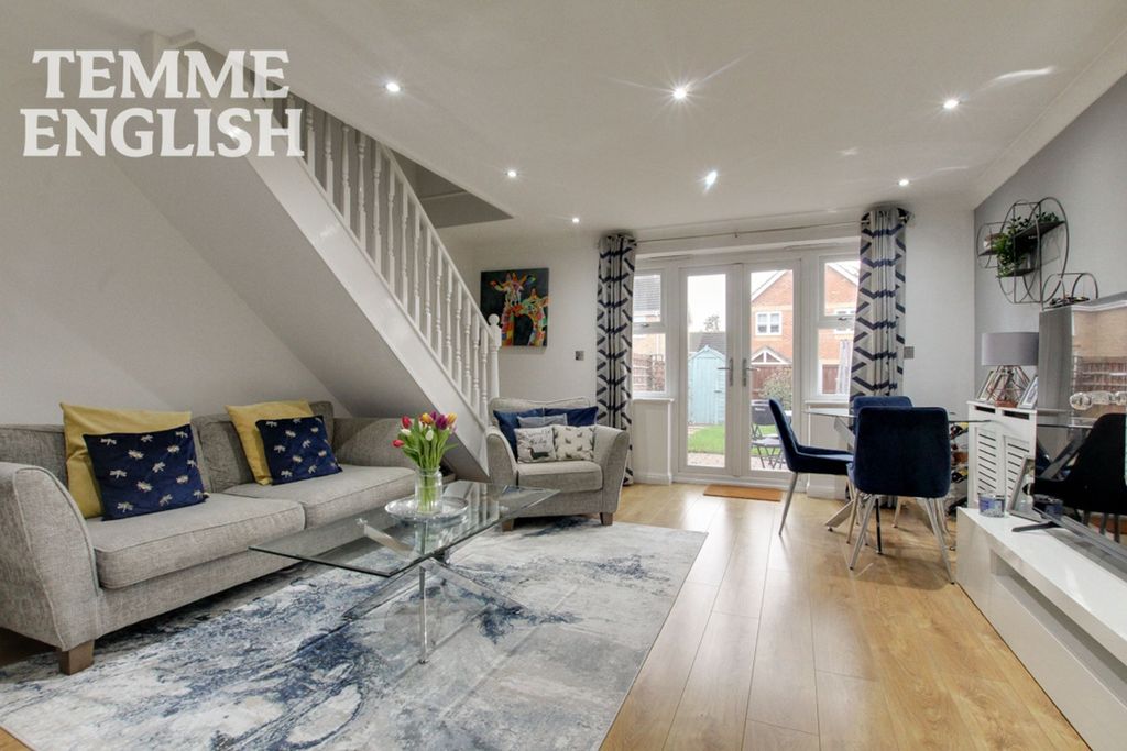 Property photo 2 of 20