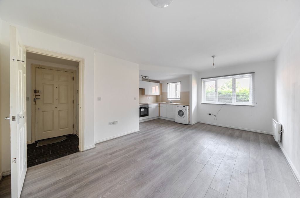 Property photo 3 of 11 1483197-8-6A3B97B...