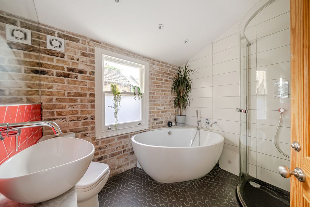 Property photo 3 of 21 1495470-7-6A63698...