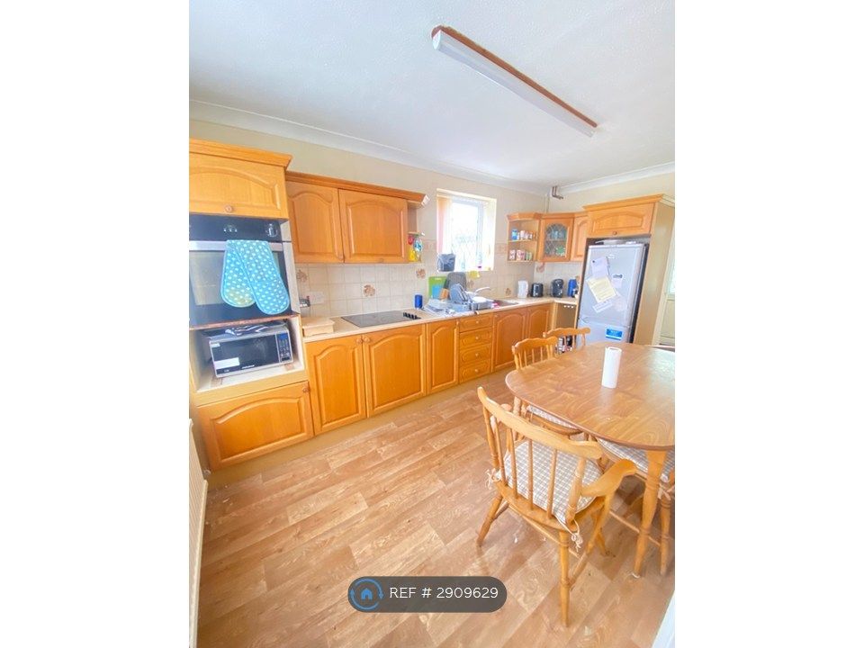 Property photo 1 of 14 Kitchen