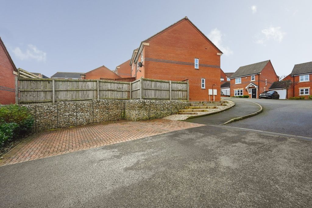 Property photo 3 of 20 Double Driveway