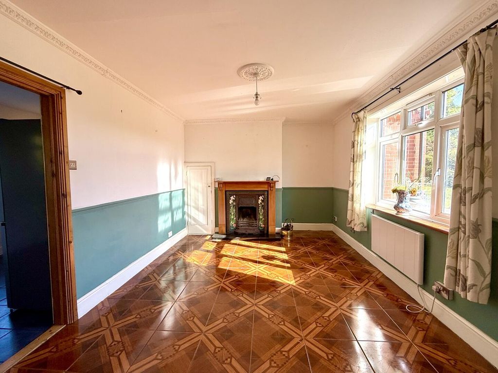 Property photo 3 of 16 Living Room