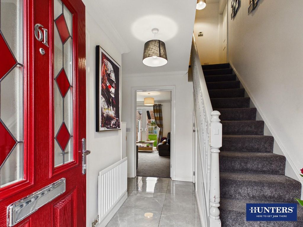 Property photo 2 of 28 Entrance Hall