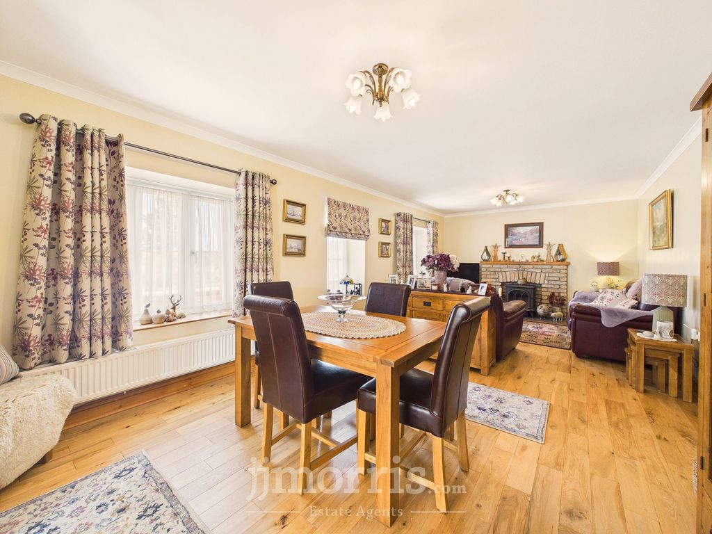 Property photo 3 of 38