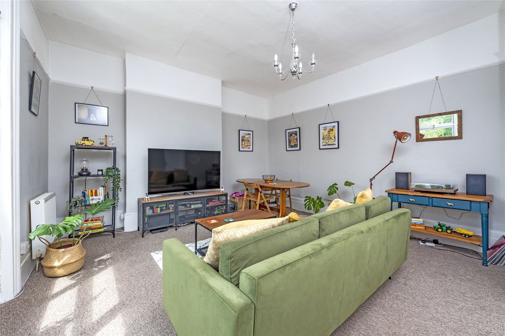 Property photo 2 of 10 Picture No. 04