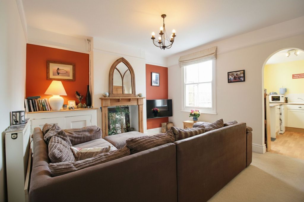 Property photo 3 of 14