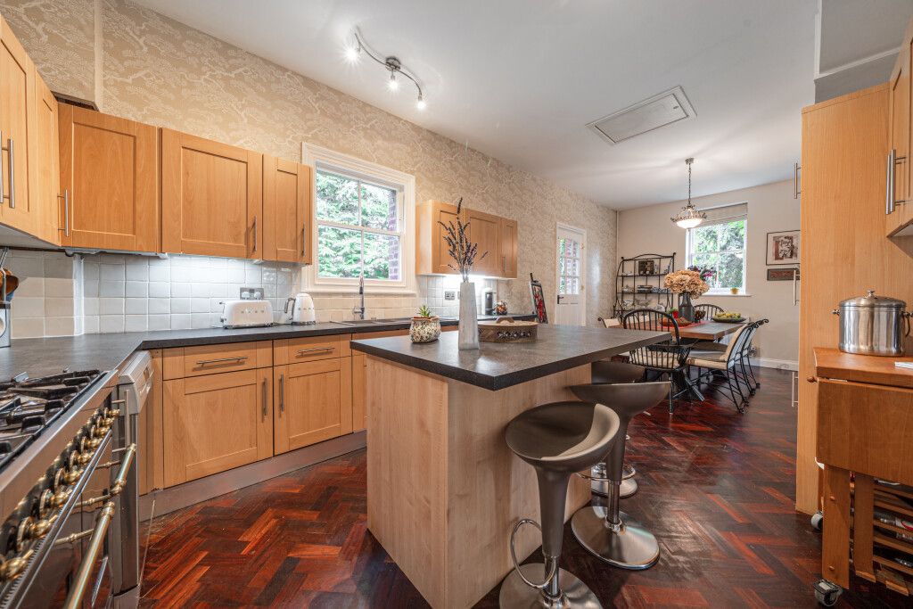 Property photo 3 of 35 Kitchen
