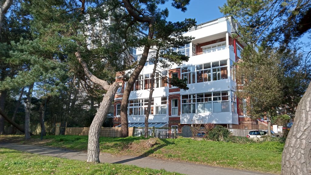 Property photo 1 of 21 Front Fountain Front Pic