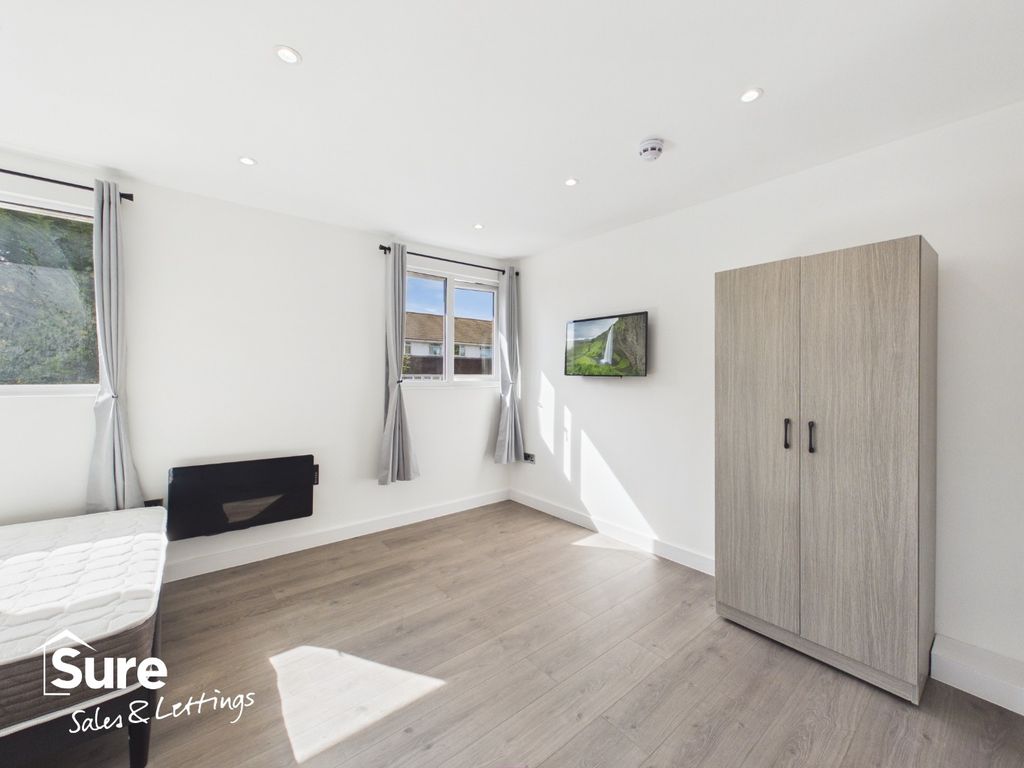 Property photo 3 of 20 5523603