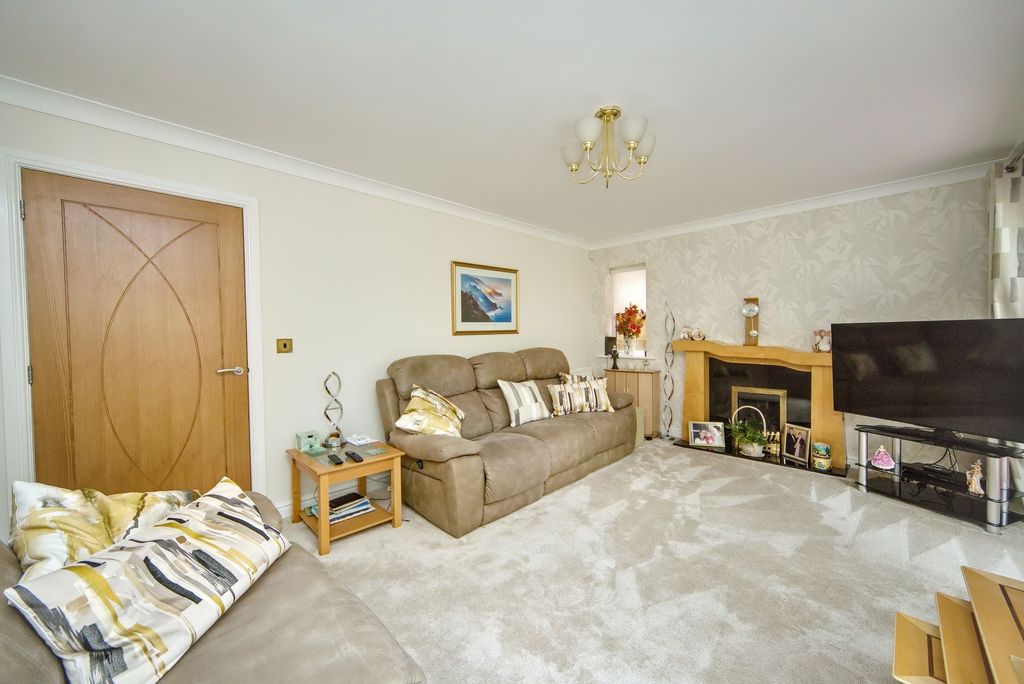 Property photo 2 of 29