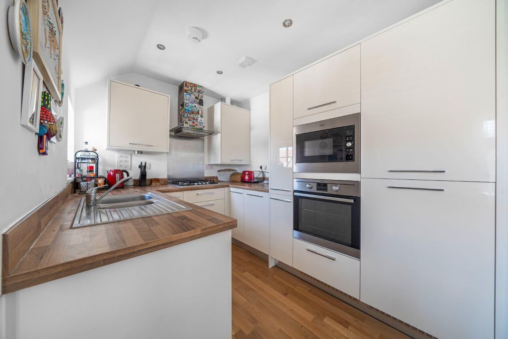 Property photo 2 of 15 1295747-15-682cd915Da12F-Arw.Jpg