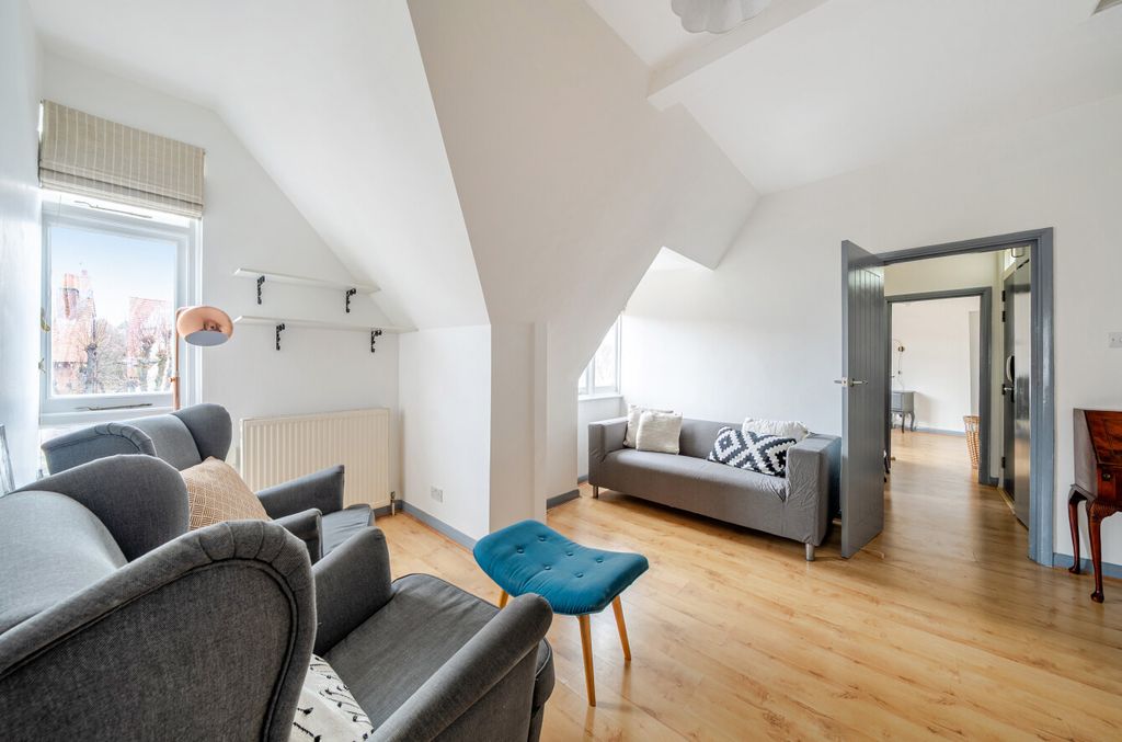 Property photo 3 of 9 1399965-5-6964E7B...