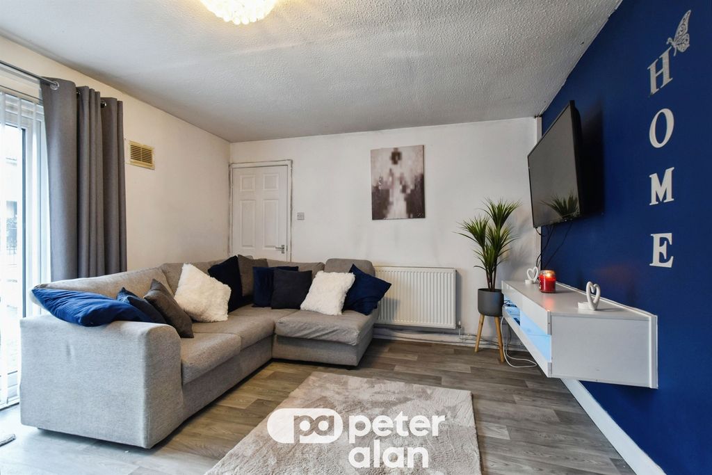 Property photo 3 of 20