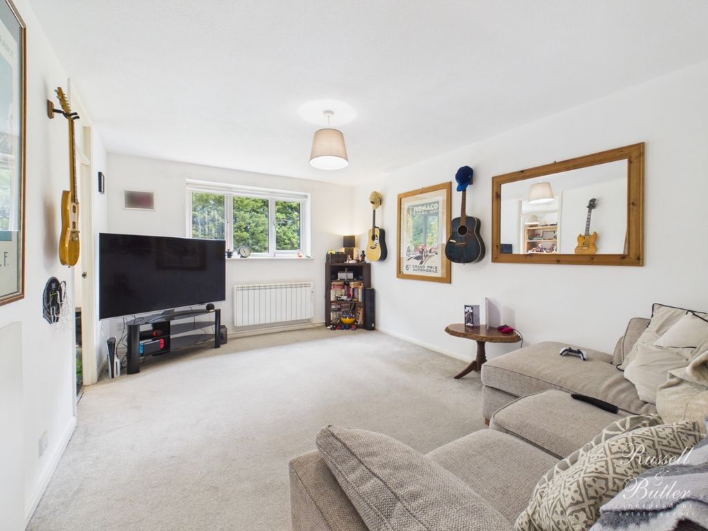 Property photo 2 of 7 Cam02127G0-Pr0413-Still002