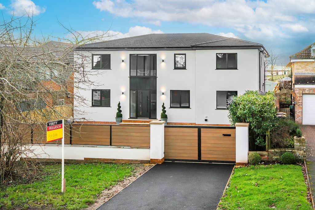 Property photo 1 of 31