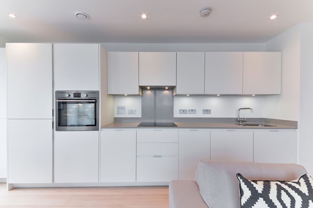 Property photo 3 of 7 Kitchen