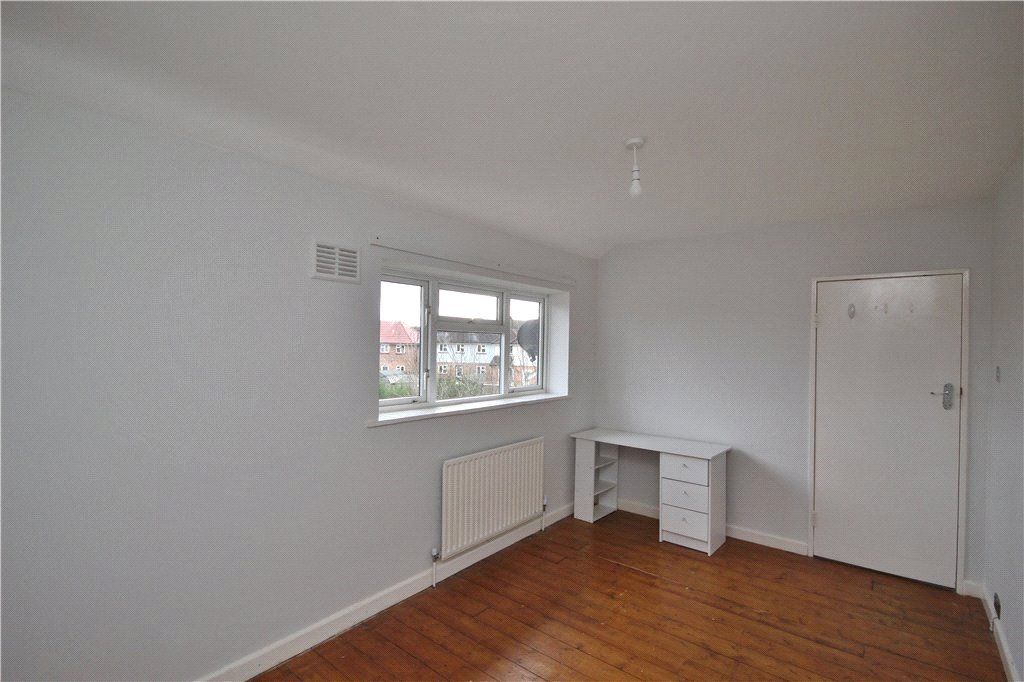 Property photo 2 of 10 Bedroom