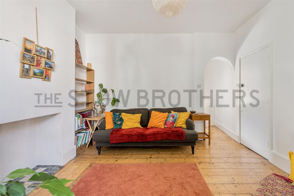 Property photo 3 of 18