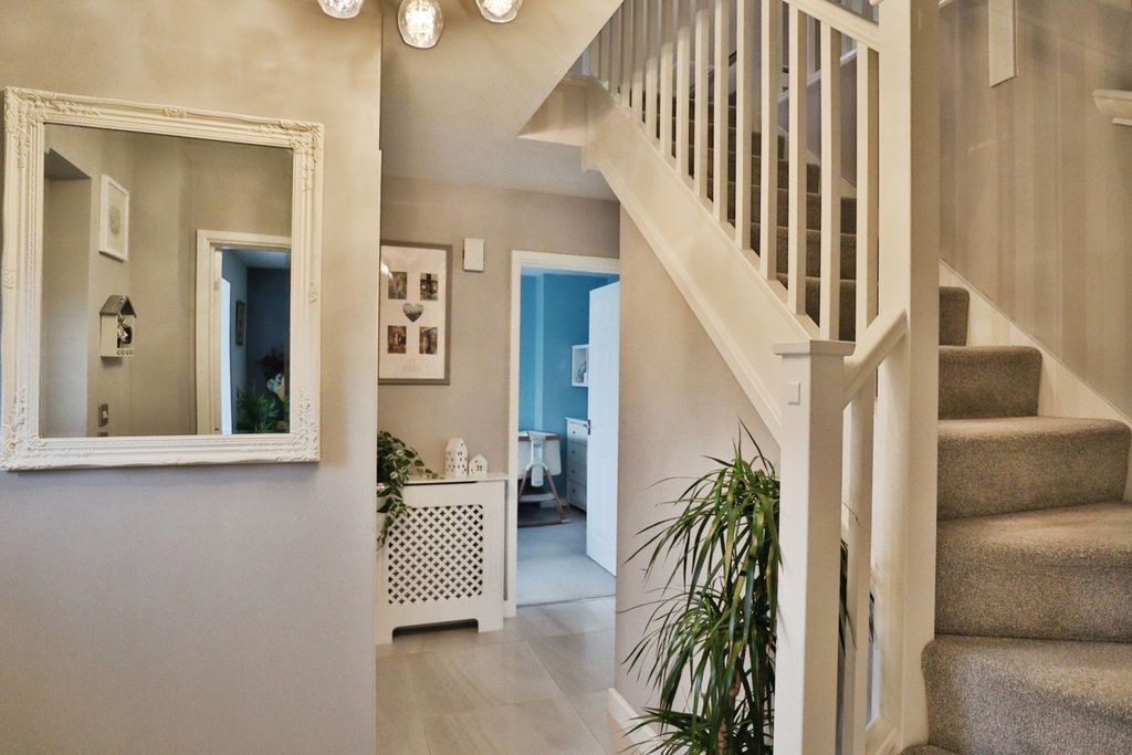 Property photo 2 of 21 Pbox-Img.Jpg