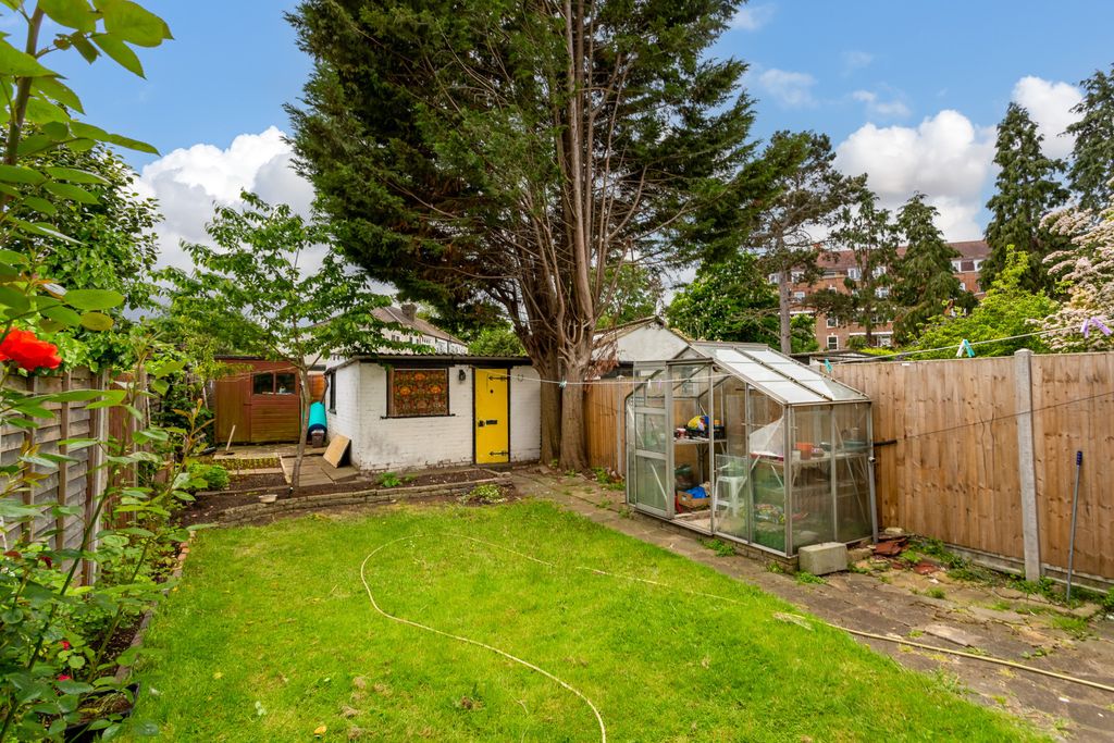 Property photo 3 of 13 Garden