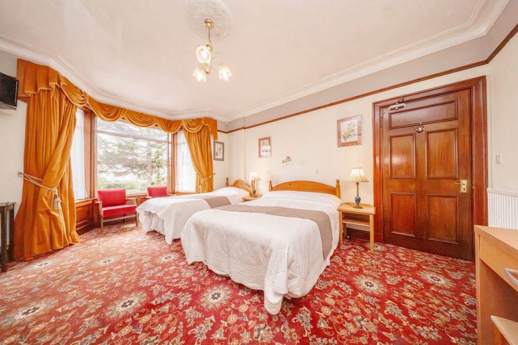 Property photo 2 of 23 Picture 2