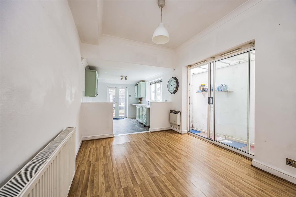 Property photo 2 of 14 26 Farlington Road, Copnor-Small-Porticomarketing-