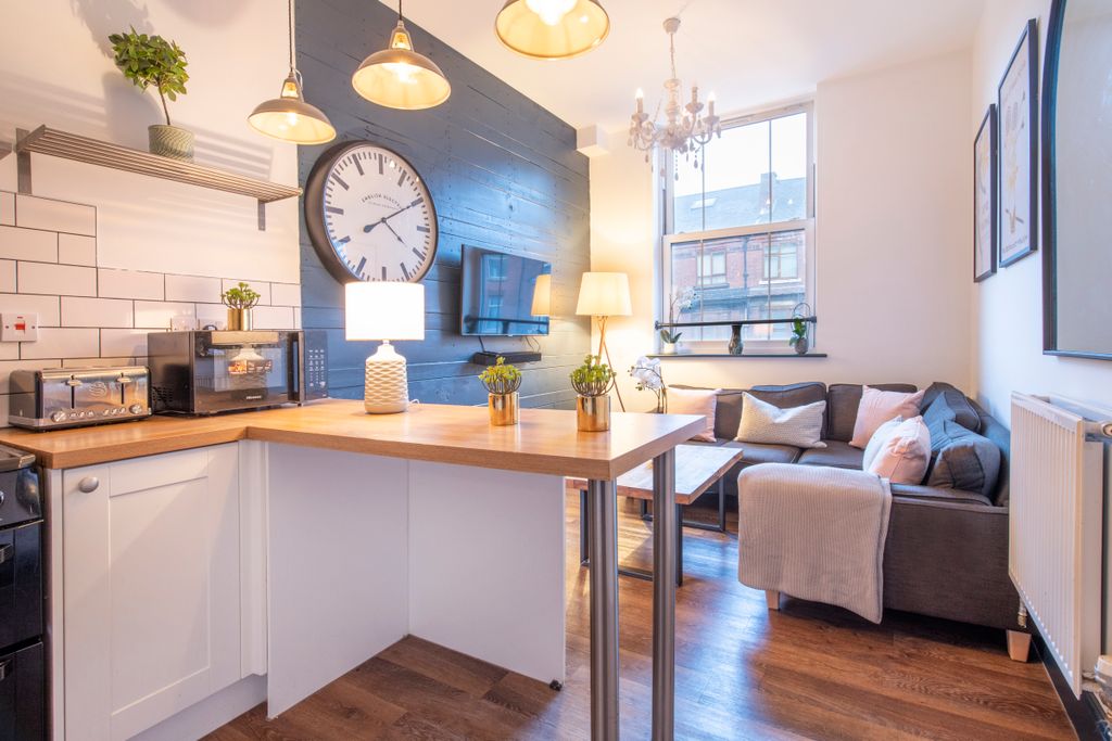 Property photo 2 of 7 Flat 8, Shoe & Boot, Kitchen 1