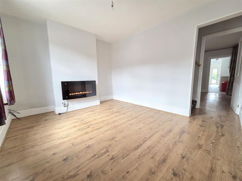 Property photo 3 of 15 Dining Room