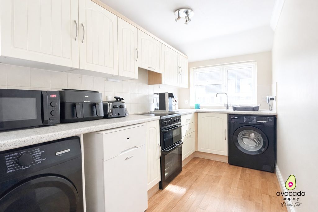 Property photo 2 of 15 5029874