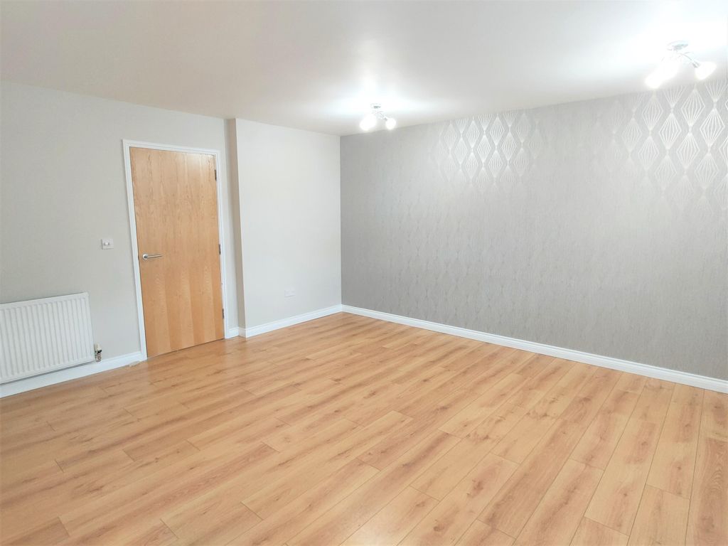 Property photo 2 of 9 Image