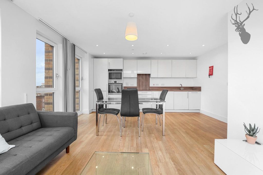 Property photo 3 of 26