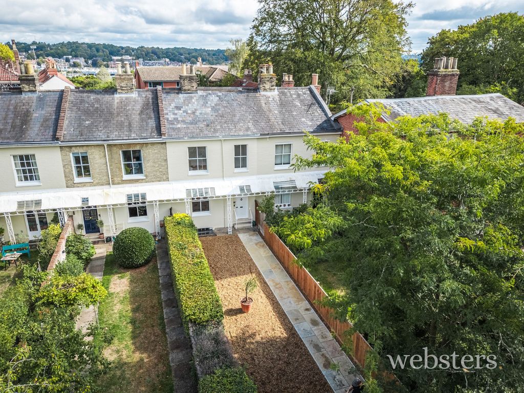 Property photo 1 of 31