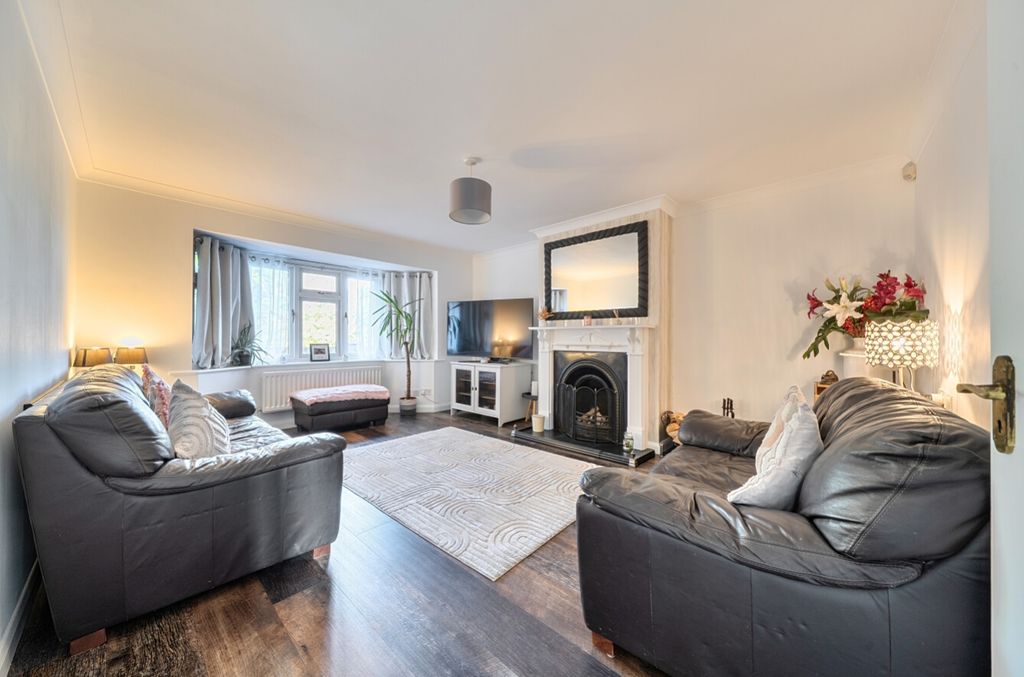 Property photo 2 of 15 1521873 (7)