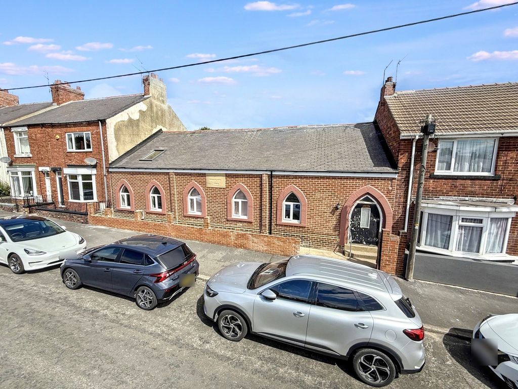 Property photo 1 of 32