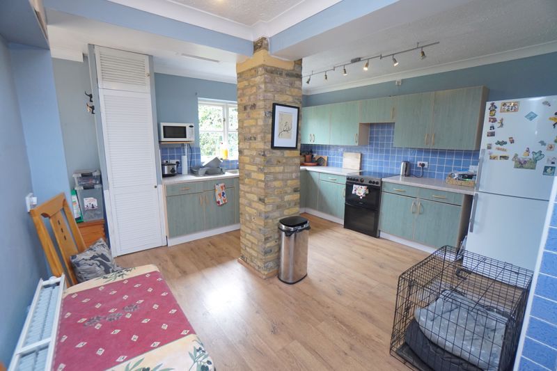 Property photo 3 of 14 Photo 4