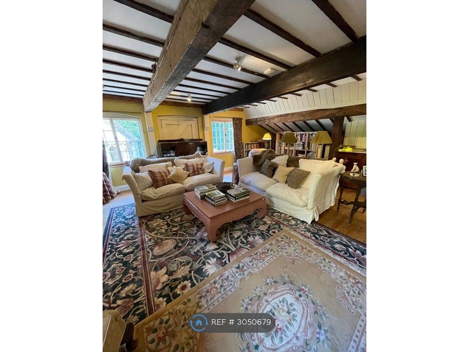 Property photo 1 of 32 Sitting Room