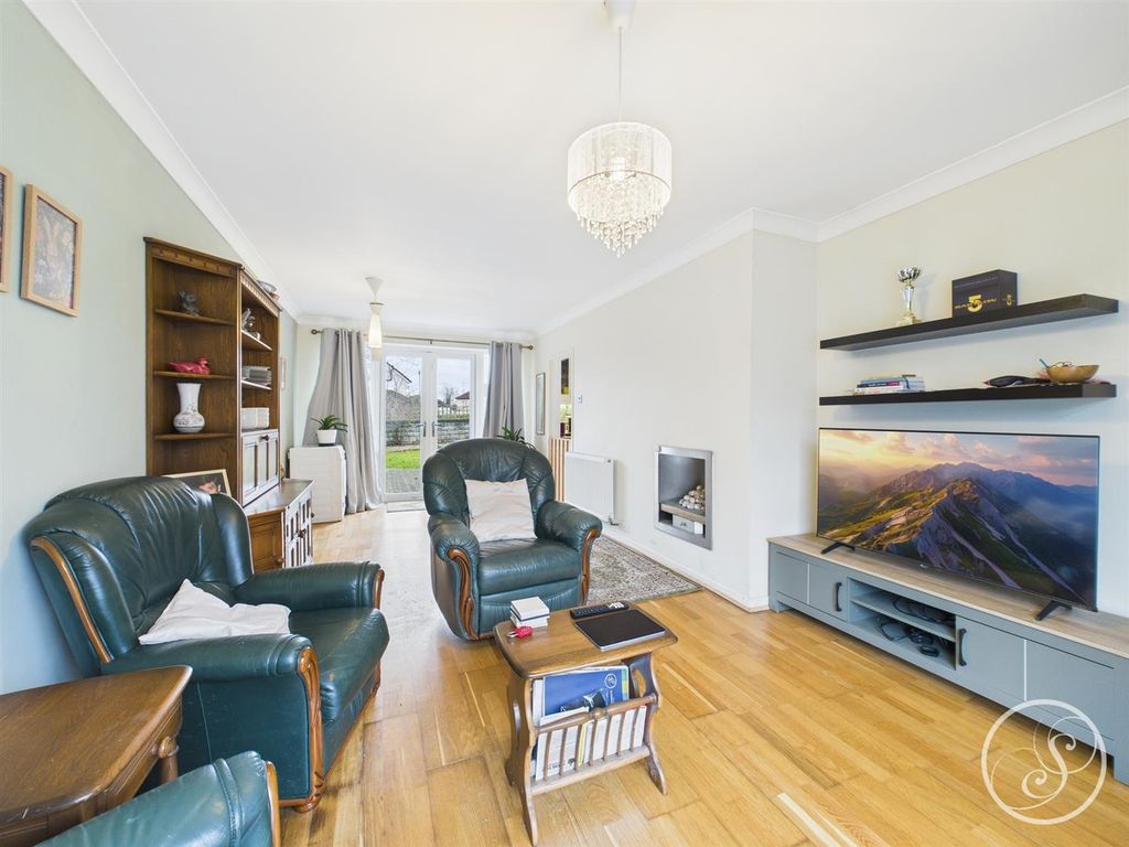 Property photo 3 of 15 Lounge/Diner