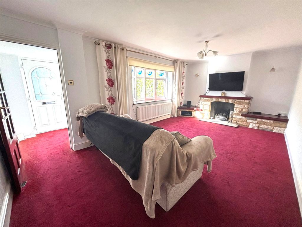 Property photo 2 of 17 Picture No. 15