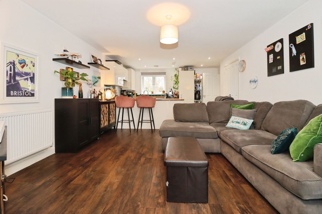 Property photo 3 of 12 Pbox-Img.Jpg